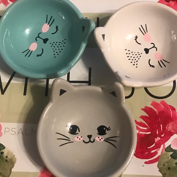 Set of Three New Ceramic Cat Trinket Trays, 3.5x3.75x.75 in. - Picture 3 of 11